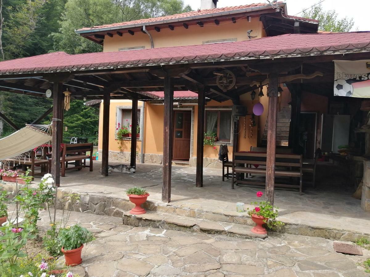 Къща Цвети-1 Трявна Hotel Bangeytsi Exterior photo